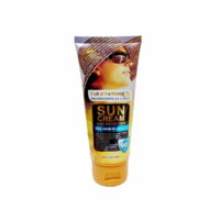 خریدکرم ضد آفتاب بدون رنگ وکالی SPF90 مدل 01 مناسب برای انواع پوست ها حجم 130 میلی‌لیتر