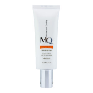 خریدکرم ضد آفتاب بی رنگ ام کیو SPF50 مدل INVISIBLE مناسب پوست های چرب حجم 55 میلی لیتر